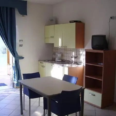 Ośrodek wypoczynkowy Rosmari Studio 01 *